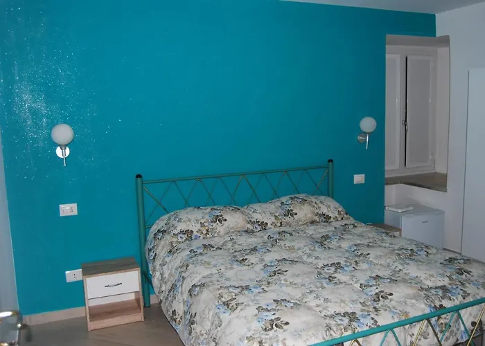 Deluxe Bed and Breakfast 3*